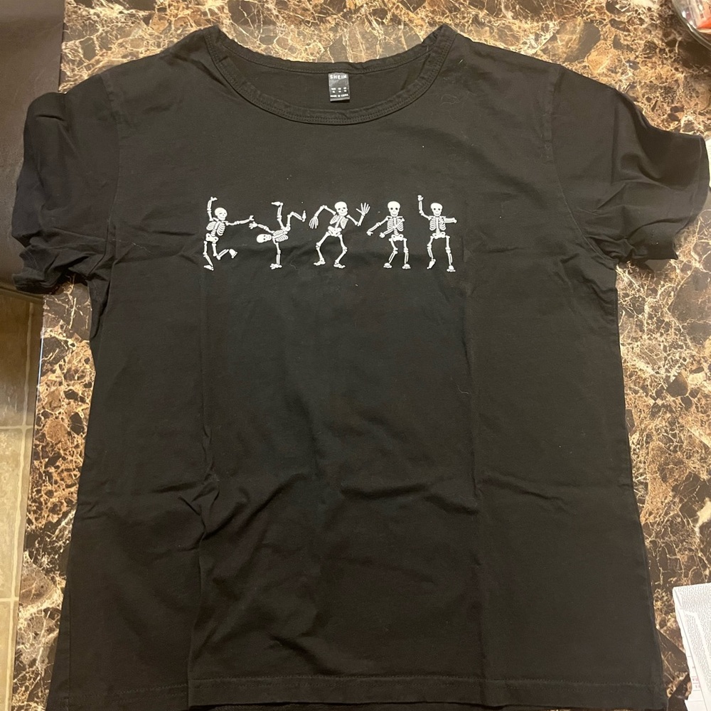 Ladies SHEIN  t-shirt.